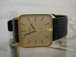 Vintage 70´s Bulova Quartz Herren Armbanduhr Crownless Mit Originalarmband Bild