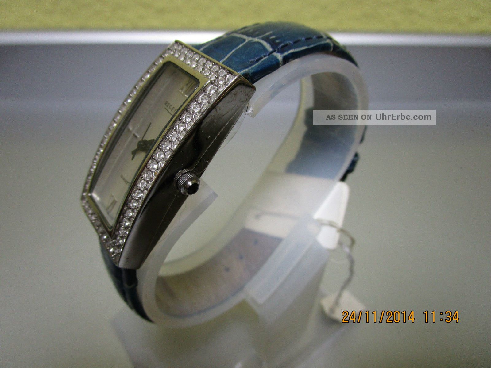 Regent Quartz Damen Armbanduhr Mit Vielen Kleinen Steinchen Armbanduhren Bild