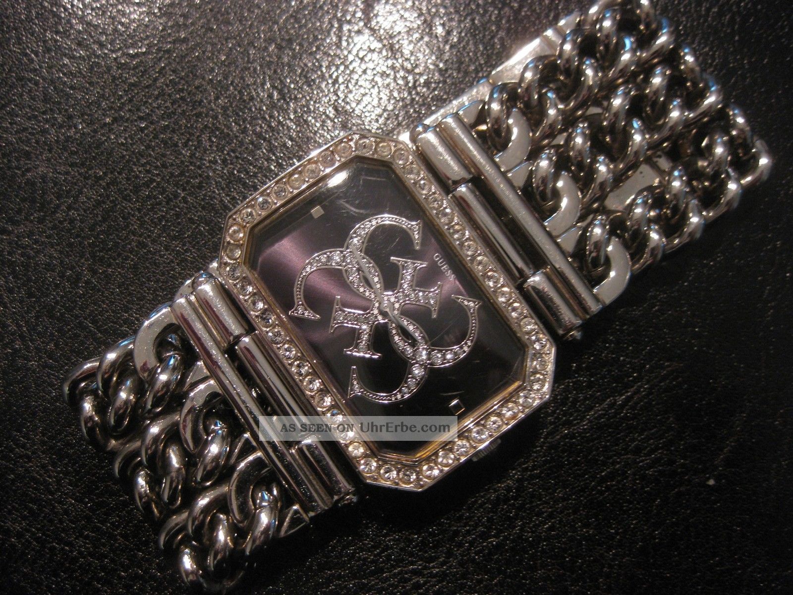 Guess Uhr Damenuhr Heavy Metal Silberfarbend Kettenarmband