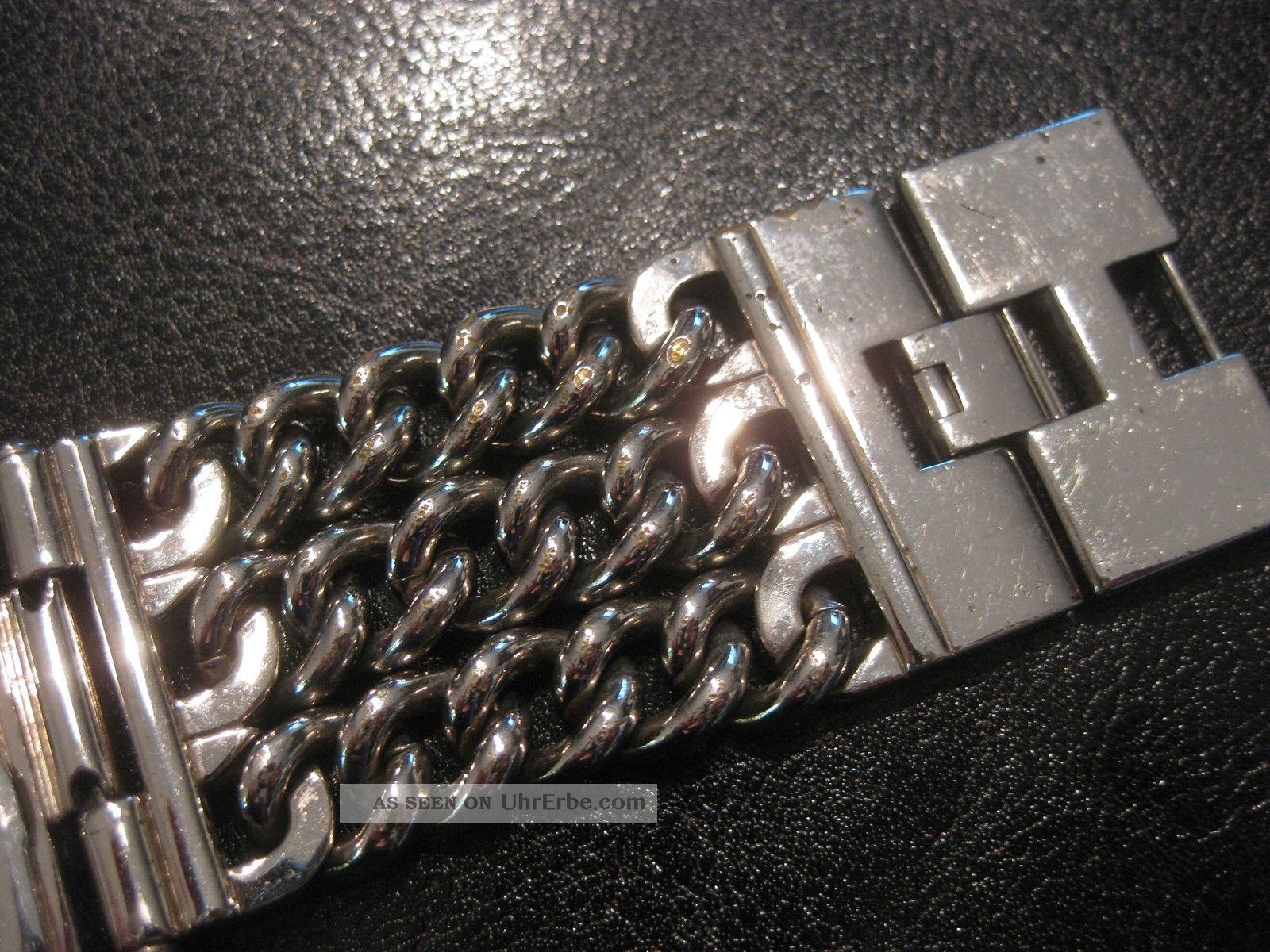 Guess Uhr Damenuhr Heavy Metal Silberfarbend Kettenarmband