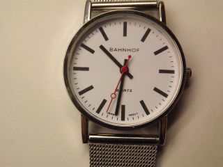 Armbanduhr (bahnhofuhr) Bild