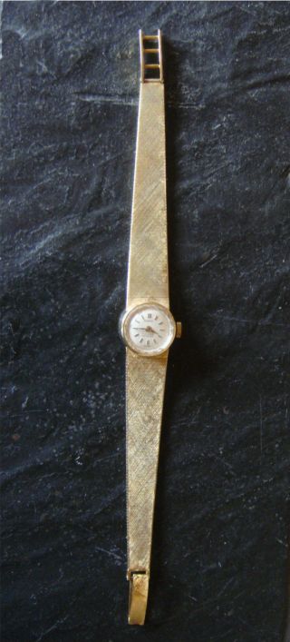 Klassisch - Elegante Armbanduhr (damen) - Gehäuse Und Armband Aus Gold 14k 585 Bild