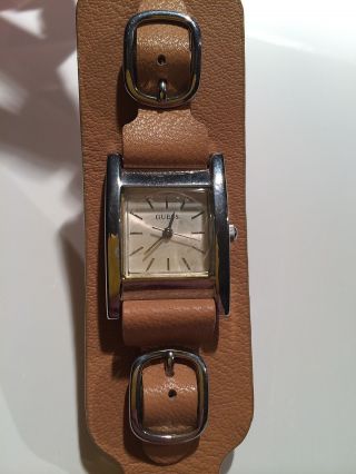 Guess Damenuhr Beige / Braun Bild