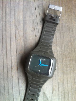 Nixon Herren Armbanduhr Analog Silikon Oliv Uhr Sportuhr Bild