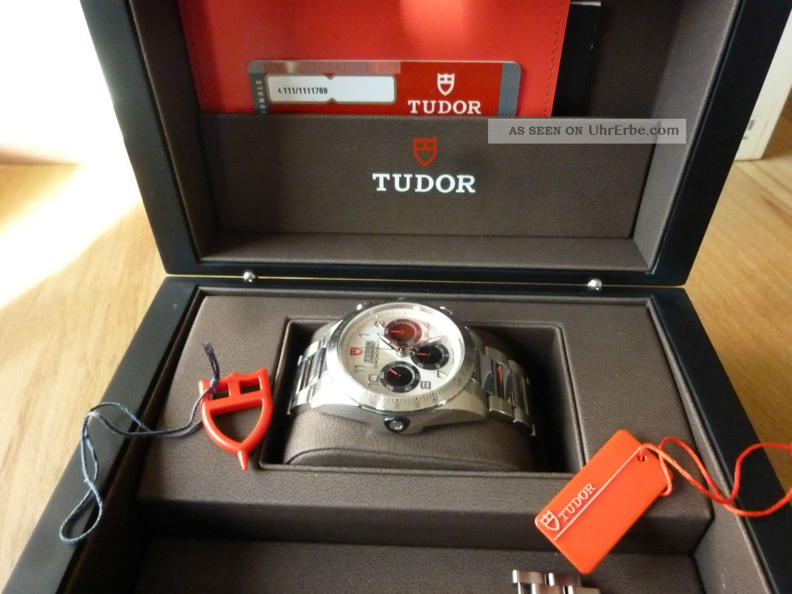 Neuwertiger Tudor Fastrider Chronograph Mit Papieren Und Box Aus 07.  2014 Armbanduhren Bild