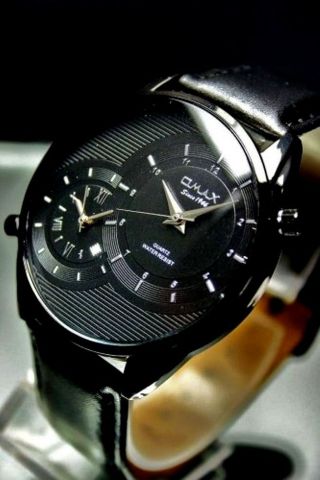 Klassische Omax 2 Zeitzonen Armbanduhr Leder Dual Time Herrenuhr Schwarz Bild