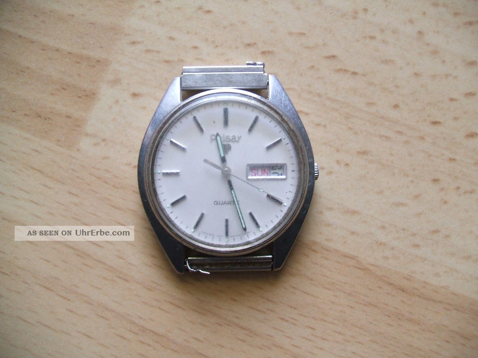Nachlass Dachbodenfund Opas Sammlung Alte Pulsar Quartz Herrenuhr Armbanduhren Bild
