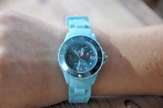 Ice Watch Uhr Armbanduhr Himmelsblau Bild