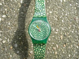 Swatch Uhr Armbanduhr GrÜn Punkte Kunststoff Damenuhr Kinderuhr Mädchenuhr Retro Bild