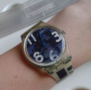 Rarität Moderne Swatch Armbanduhr In Blau Gelb | Sammlerstück Bild