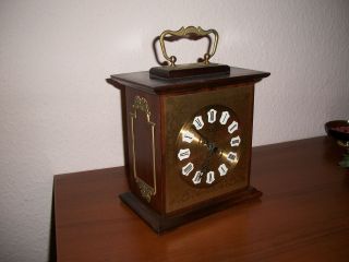 Uhr,  Weimar Quarz,  Gehäuse Nussbaum,  Voll Funktionstüchtig; Bild