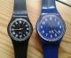 2 Uhren Swatch Damenarmbanduhr Herrenarmbanduhr Schwarz Blau Armbanduhren Bild 1