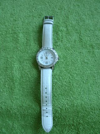 Armbanduhr Esprit,  Neuwertig,  Mit Glitzersteinchen,  3cm Durchmesser Bild