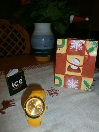 Moderne Ice Watch Yellow Unisex - Mit Geschenkverpackung - Wie - Bild