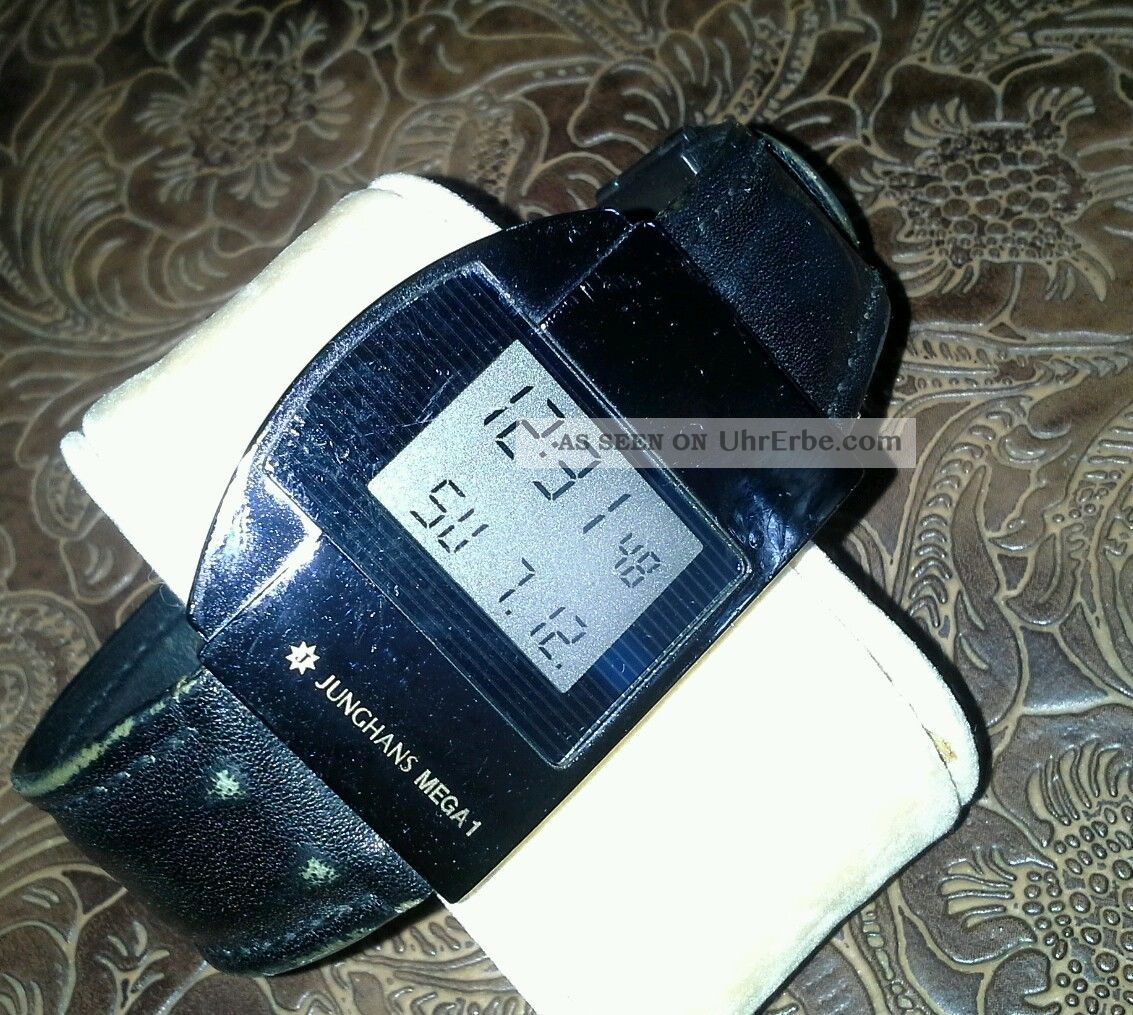 Junghans Funkarmbanduhr Mega 1 Dunkelblau Digital Retro Armbanduhren Bild