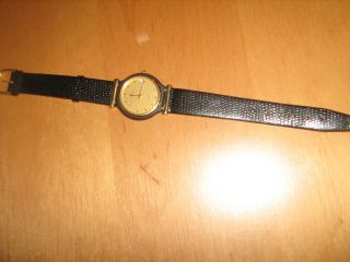 Ältere Junghans Quarz Armbanduhr Nr.  22/1600 Bild