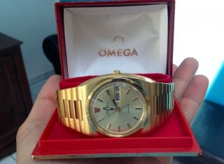 Omega Vintage Gold Bild