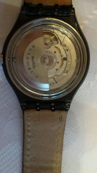 Swatch Automatikuhr Lederarmband Bild