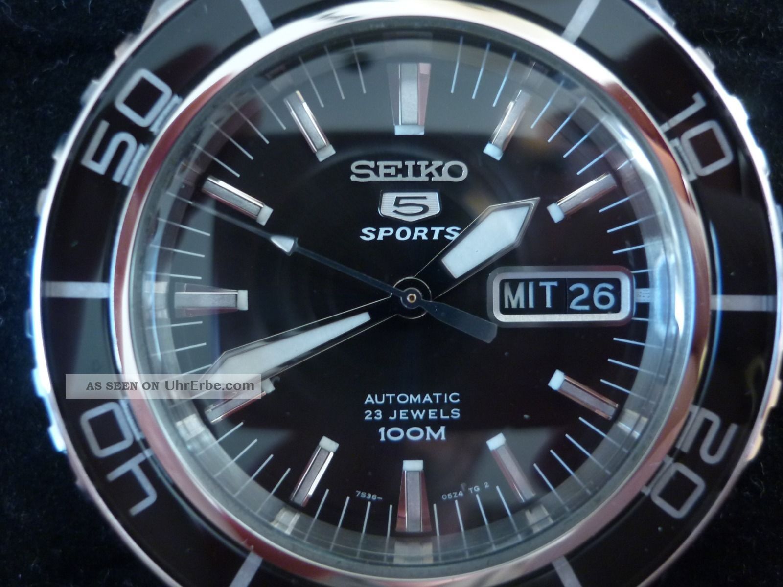 seiko 5 sports snzh