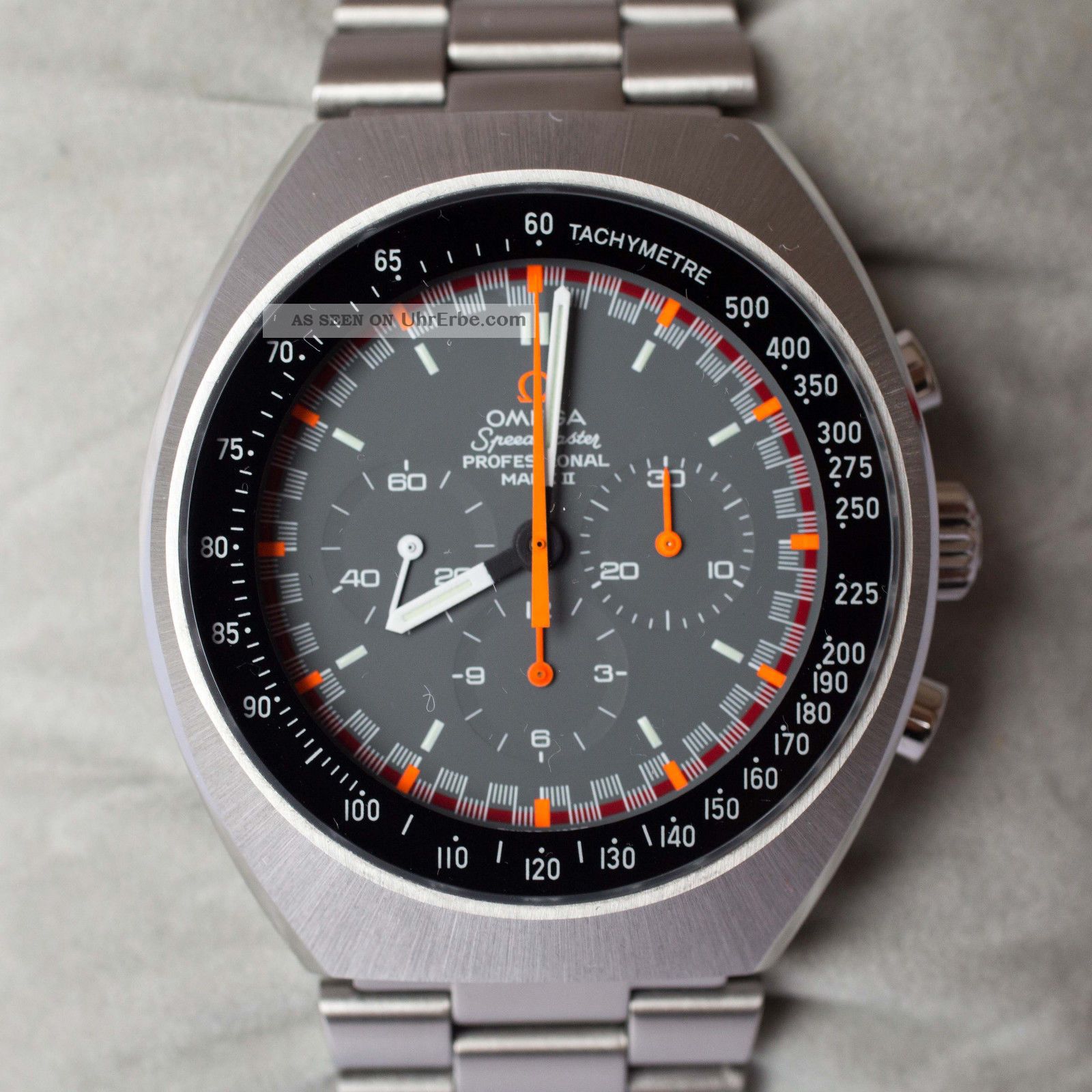 omega speedmaster mark ii dial