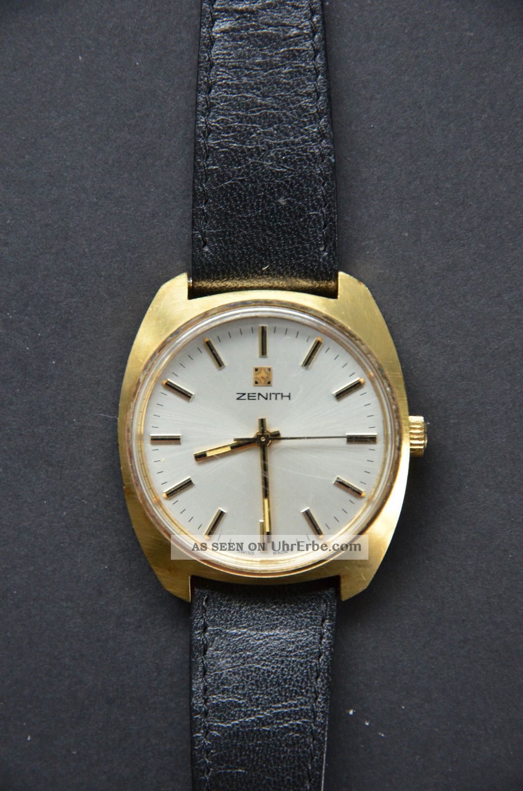 Goldfarbene 70er Jahre Zenith Herrenuhr Armbanduhr Mit Etui Swiss Made Siebziger Armbanduhren Bild