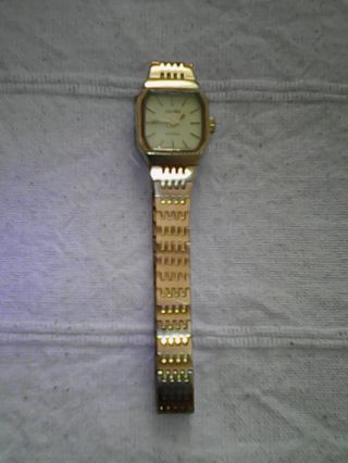 Weihnachtsgeschenk Alte Stilvolle Goldene Aufzieh Hand Armbanduhr Von Zentro Bild
