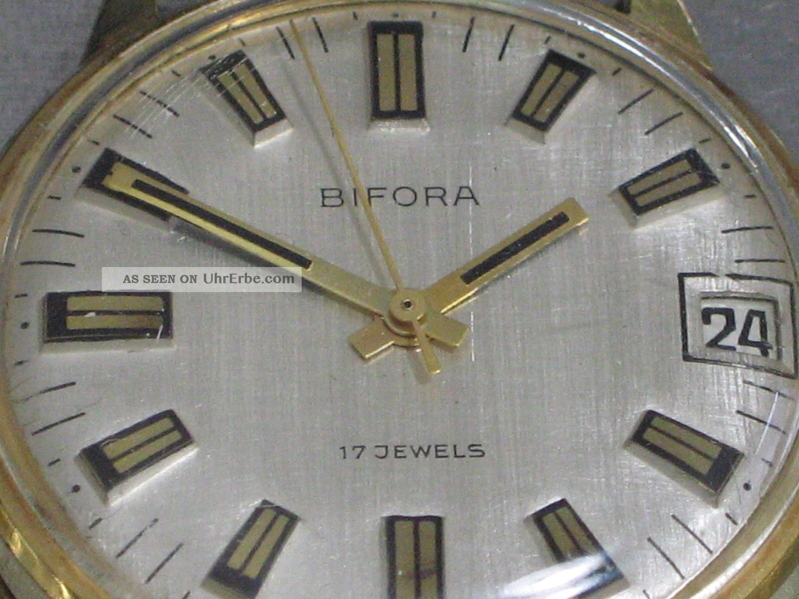 Bifora Herren - Armbanduhr 17 Jewels Kal.  B130 Datum Vergoldet Mech. Armbanduhren Bild