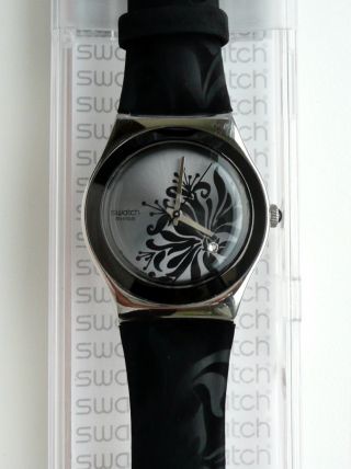 Wunderschöne Swatch Irony Black Flower Ylg103 Mit Strass Damenuhr Bild