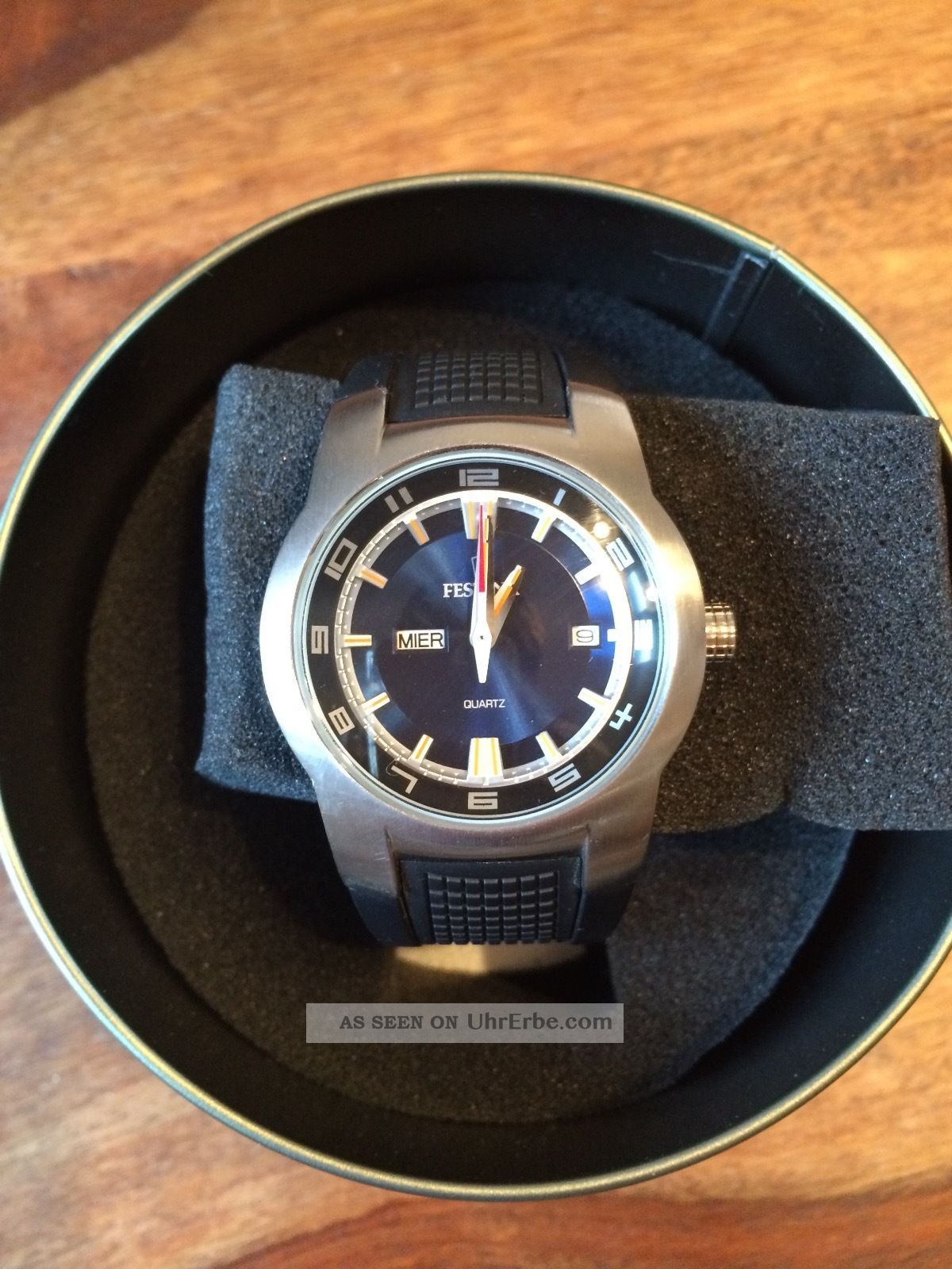 Festina 6739 Quarz Day Date ; Schweres Edelstahl Und Silikonarmband. Armbanduhren Bild