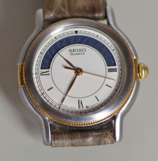 43297 - Damen Armbanduhr (ca.  2,  5cm) - Seiko Quartz - Datum - Lederarmband Bild