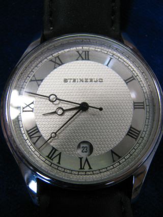 Armbanduhr Von Steinzeug Mit Altem Ziffernblatt,  Datum Und Lederarmband Schwarz Bild