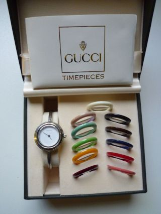 Gucci Uhr 1100l,  Gr.  S,  Ideal Für Mädchen Mit Wechsellünetten,  Echtheitszertifikat Bild