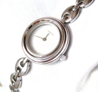 Gucci Damen Uhr Modell 11/12.  2l In Edelstahl Mit Marinelink Armband Bild