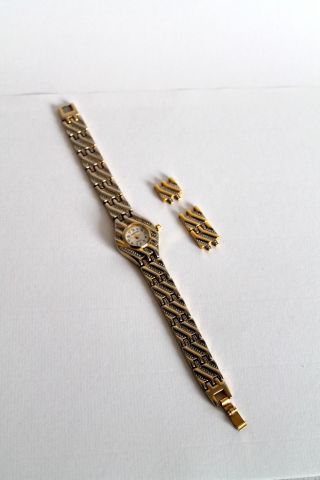 Damen - Quarz - Armbanduhr Marke Geneves Bild