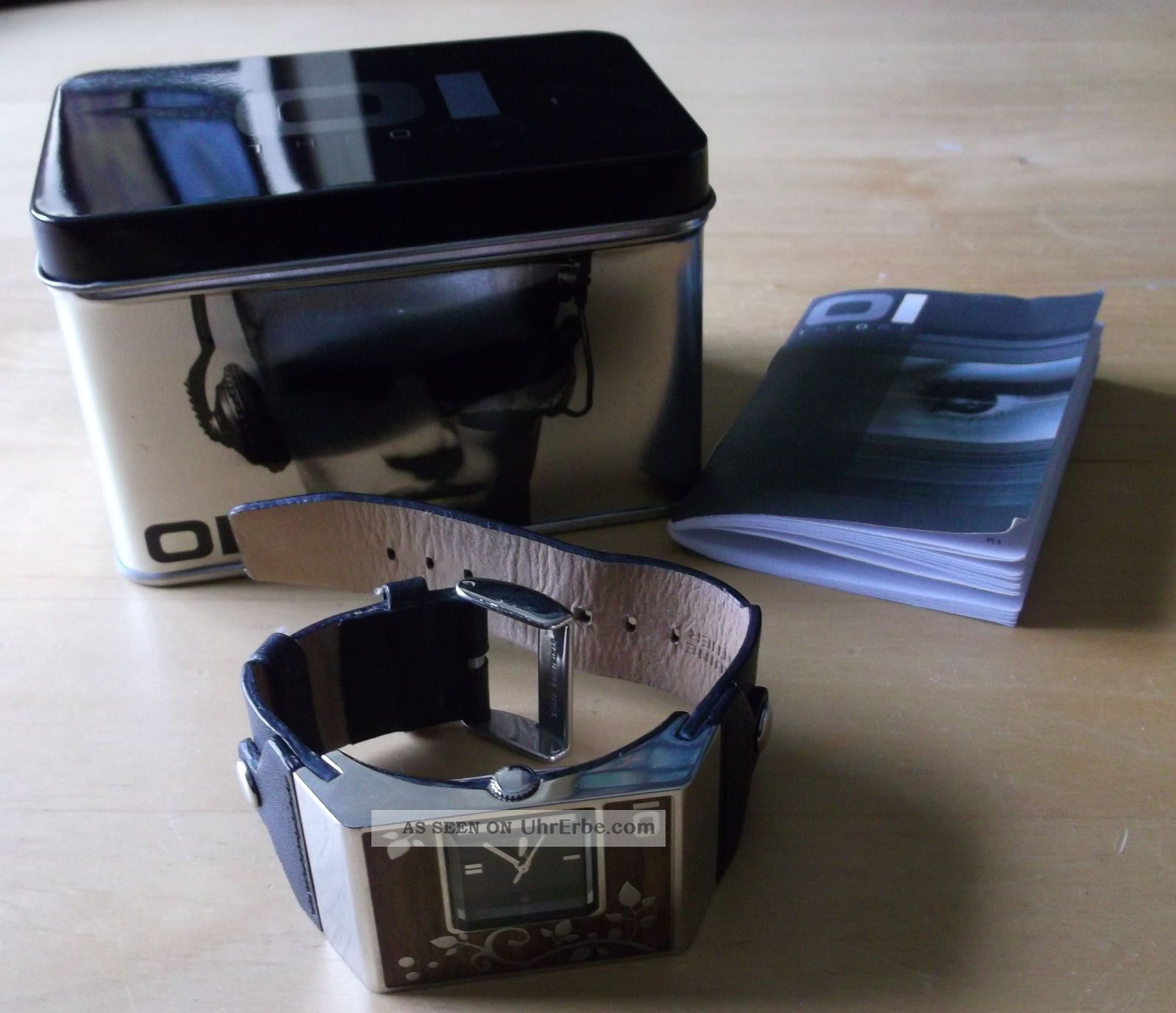 01 The One Uhr Damenuhr Binary Time Leder