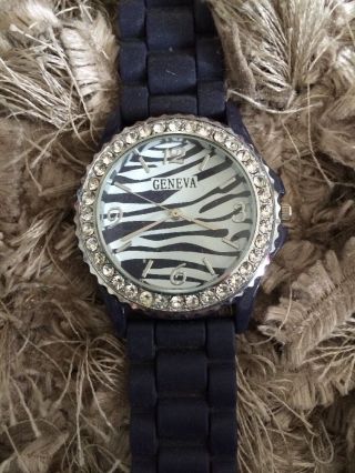 Dunkelblaue Armbanduhr Von Geneva❤️zebralook❤️steinchen❤️ Bild