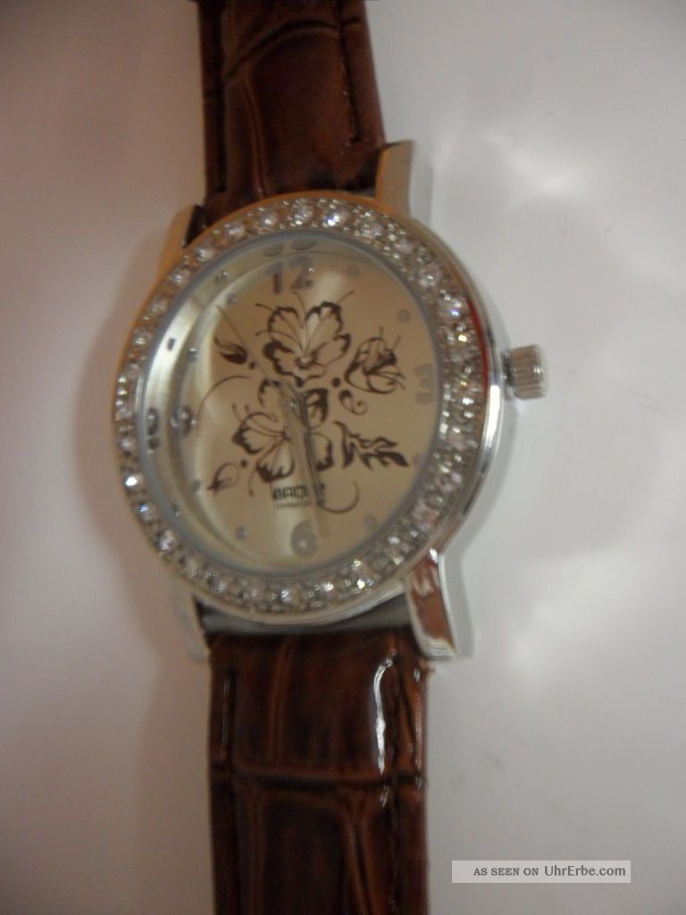 Damenarmbanduhr Mit Straßsteinen Am Zifferblatt - Farbe Braun - Kunstlederband Armbanduhren Bild