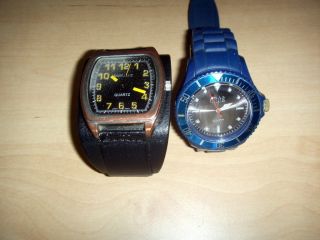 Zwei Herren Armbanduhren Leder/ Kunsstoffarmband Bild