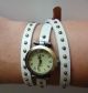 Schöne Damenuhr Kunstleder Weiß Mit Nieten - Armbanduhr - Vintage Armbanduhren Bild 1