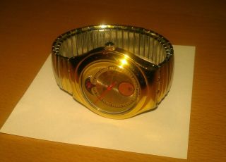 Uhr Swatch Gold Mit Mondphase Sammlerstück Sehr Selten Bild