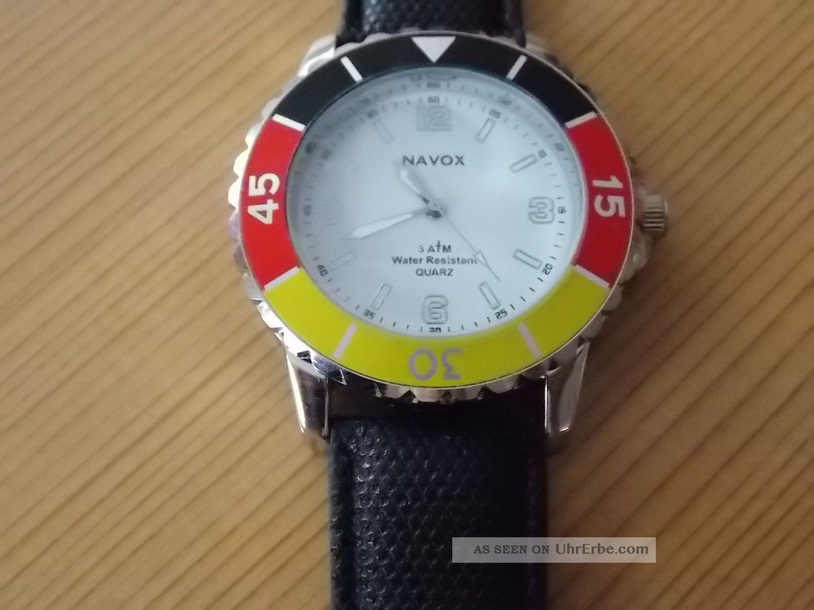 Deutschlanduhr Mit Drehbarer Lünette Armbanduhren Bild
