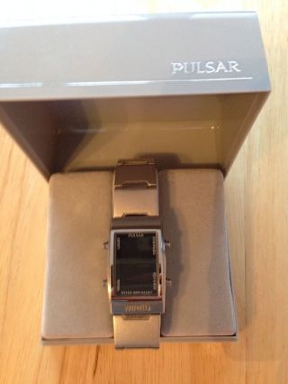 Pulsar Moderne Digitale Armbanduhr Für Herren Bild