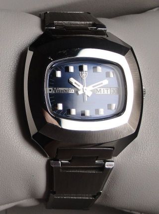 Vintage Armbanduhr Automatic Nivada Taravana Mit Blauem Zifferblatt – Day Date Bild