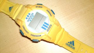 Adidas Armbanduhr Gelb 100m Water Resistant Wasserdicht Chrono Bild