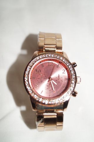 Damenuhr Armbanduhr Uhr Edelstahl Strass Rotgold Rose Rosegold Vergoldet Blogger Bild