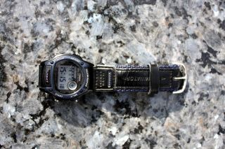 Casio Armbanduhr Illuminator Dunkelblau Bild