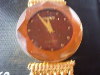 Armbanduhr Von Jowissa Mit Edelstahlarmband Goldfarben Bild