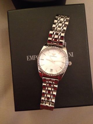 Emporio Armani Damen Armbanduhr Silber Perlmutt Ziffernblatt Mit Strass Bild