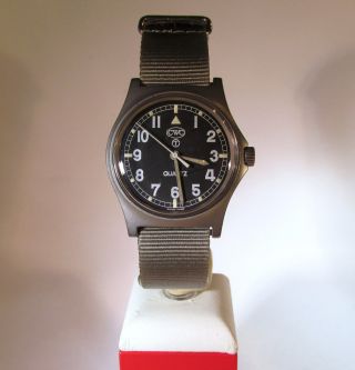 Originale Englische Armee Uhr Von Cwc Swiss Made Kultig Und Robust Mit Nato - Band Bild