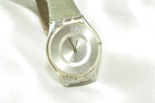 Superflache Swatch Armbanduhr - Einer Der Flachsten Uhren Der Welt Bild